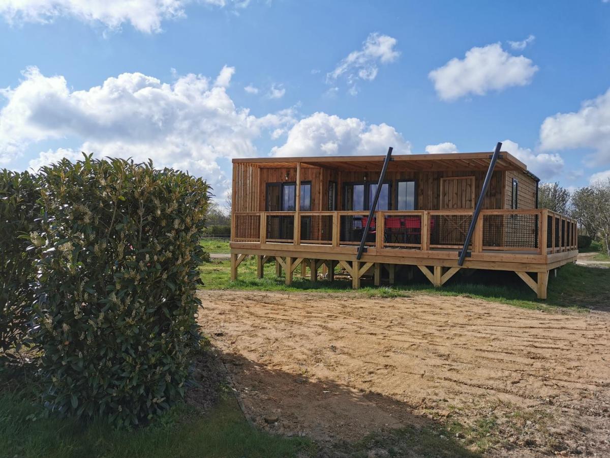 Le Village De Cottages - Le Pole Du Cheval Et De L'Ane Lignieres  Exterior photo