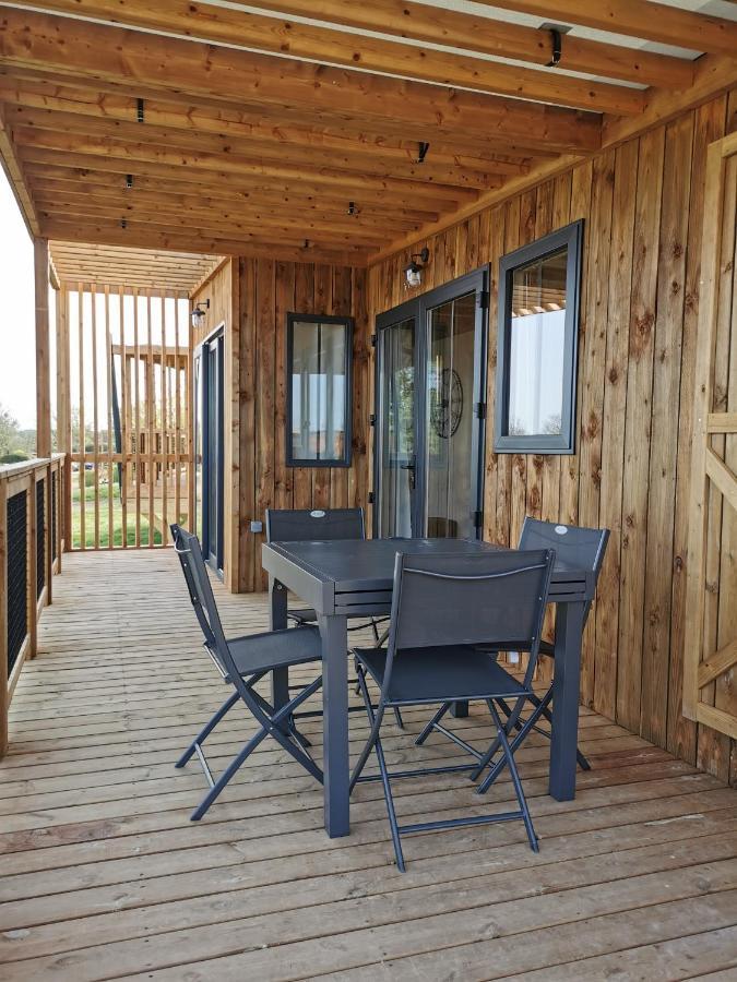Le Village De Cottages - Le Pole Du Cheval Et De L'Ane Lignieres  Exterior photo