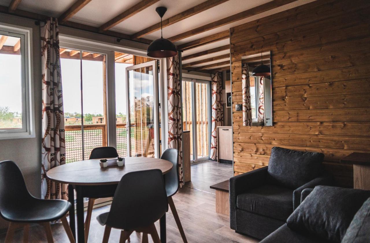 Le Village De Cottages - Le Pole Du Cheval Et De L'Ane Lignieres  Exterior photo