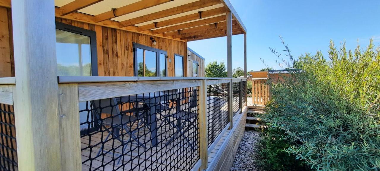 Le Village De Cottages - Le Pole Du Cheval Et De L'Ane Lignieres  Exterior photo